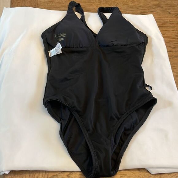 LISA VOGEL BLACK ONE PIECE NO UNDERWIRE BATHING SUIT. FRINGES ON BACK, … - Picture 7 of 7